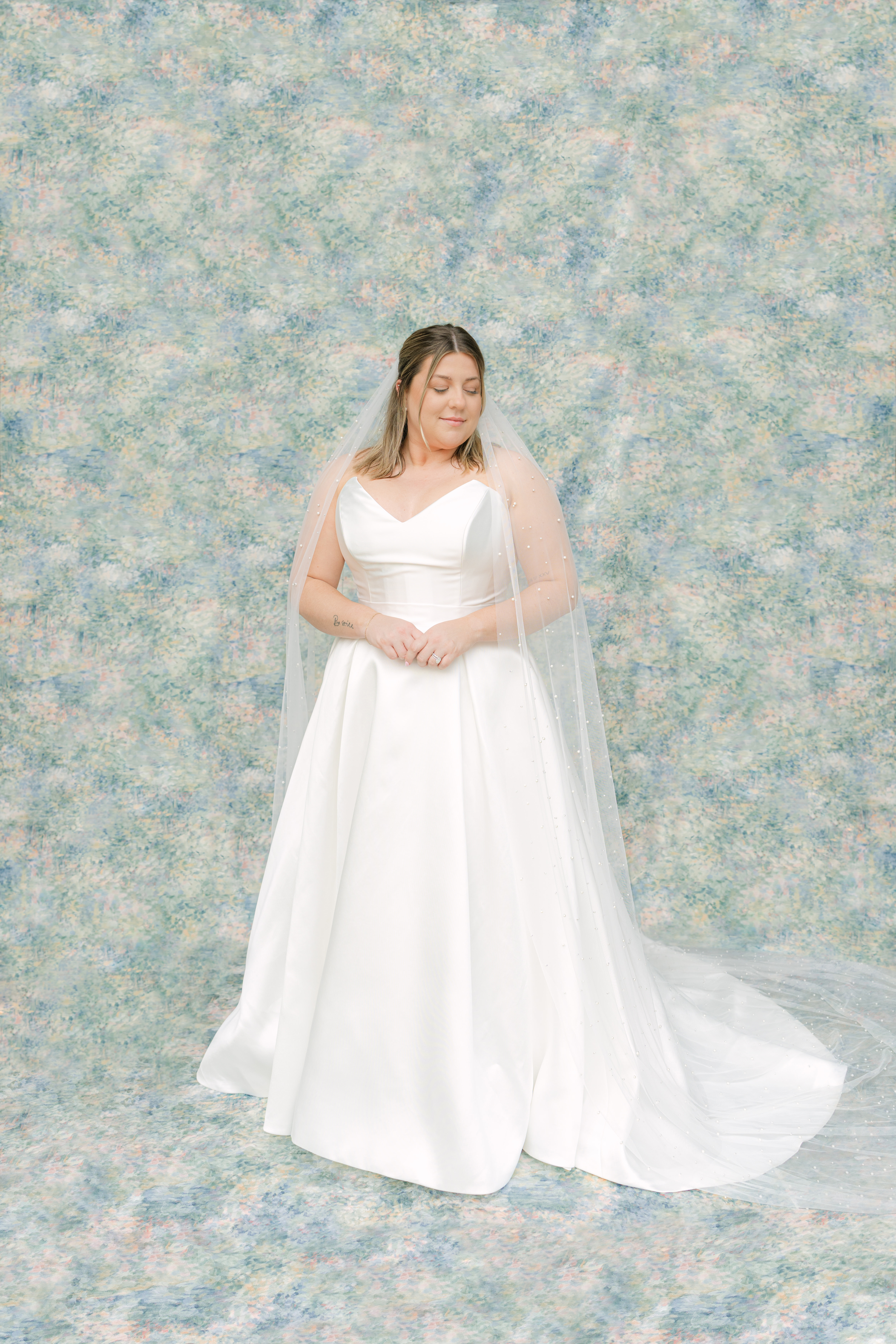 Hillary — Versailles collection by Olia Zavozina