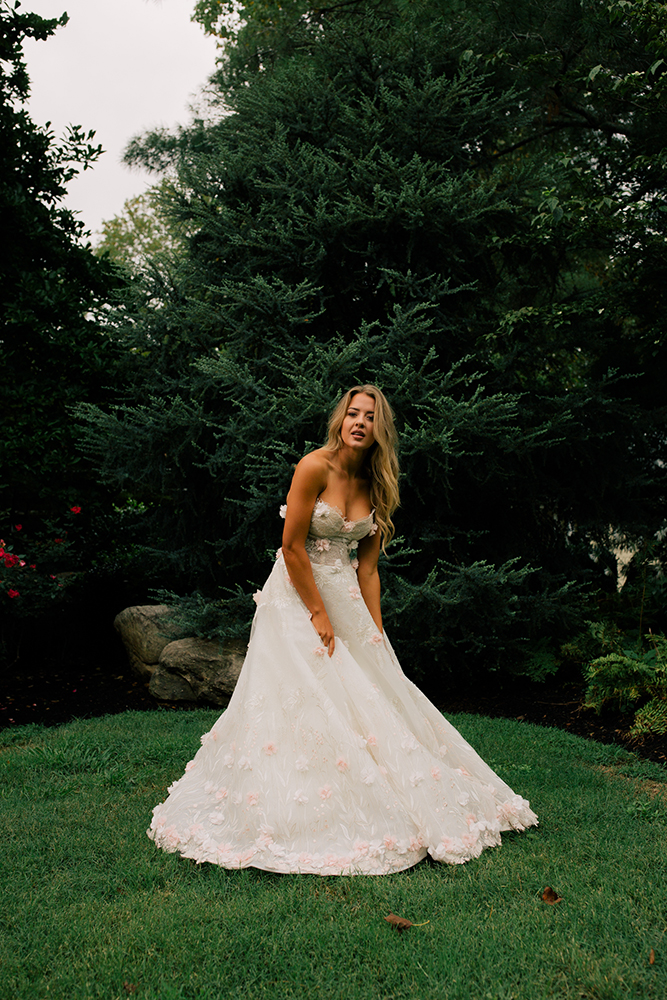 Diora — Rose Garden collection by Olia Zavozina